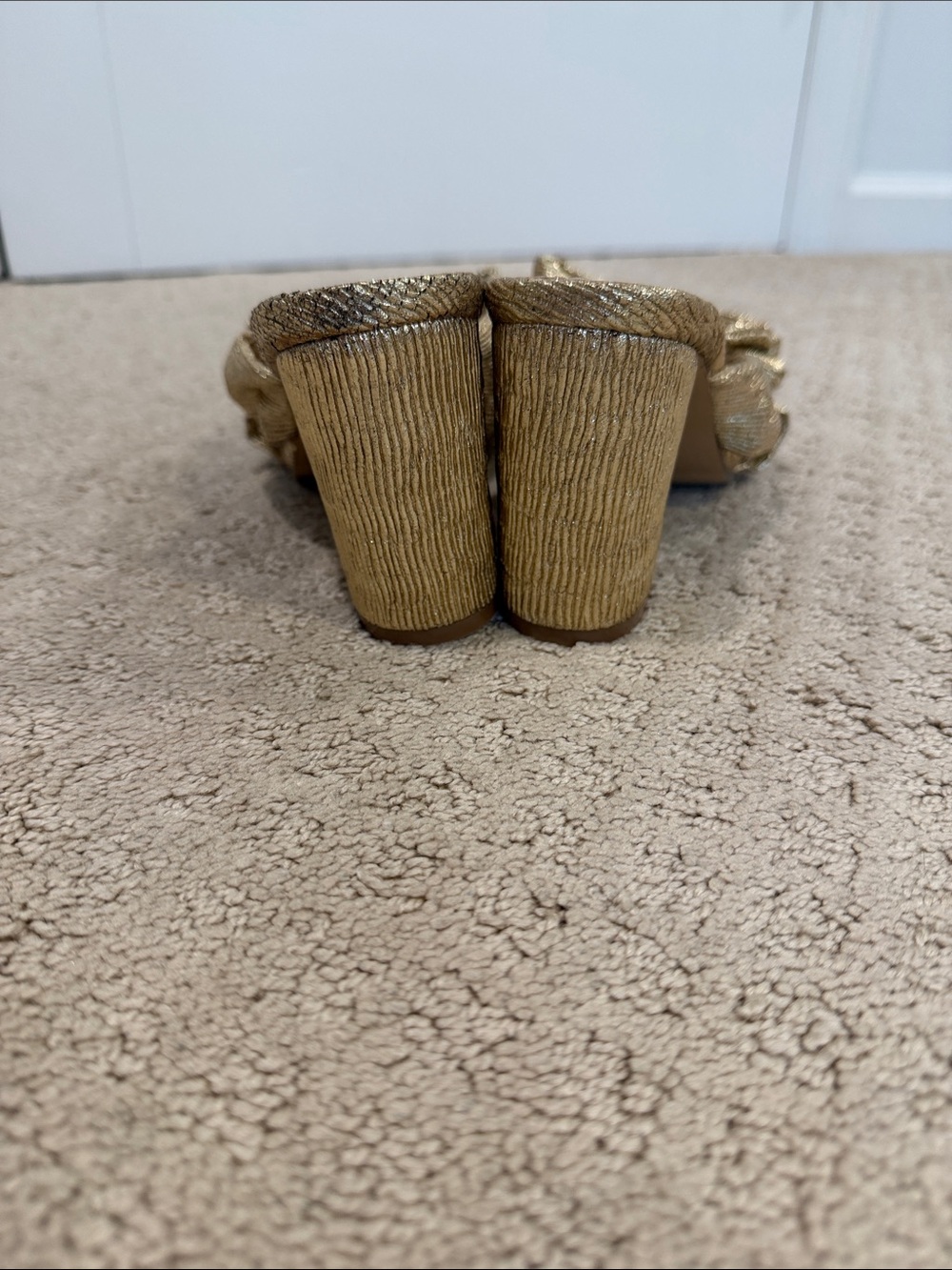 Lulu's Metallic Gold Knot Mules size 9 - Picture 3 of 5